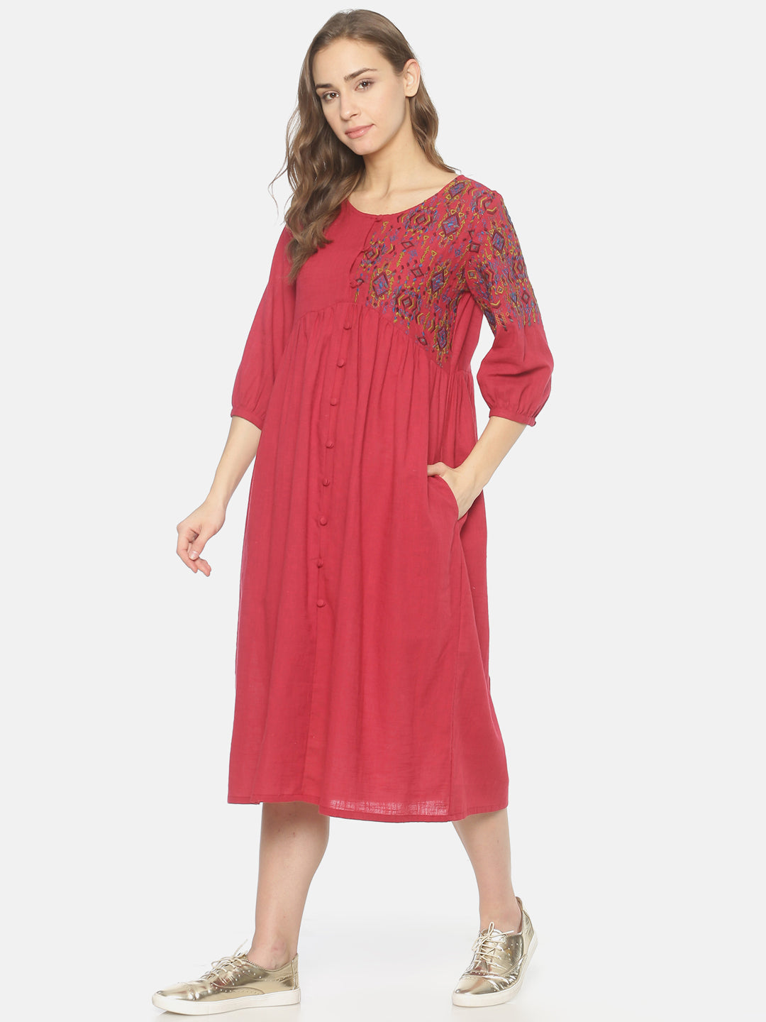 Red Front Open Gathered Dress With Embroidery | Untung